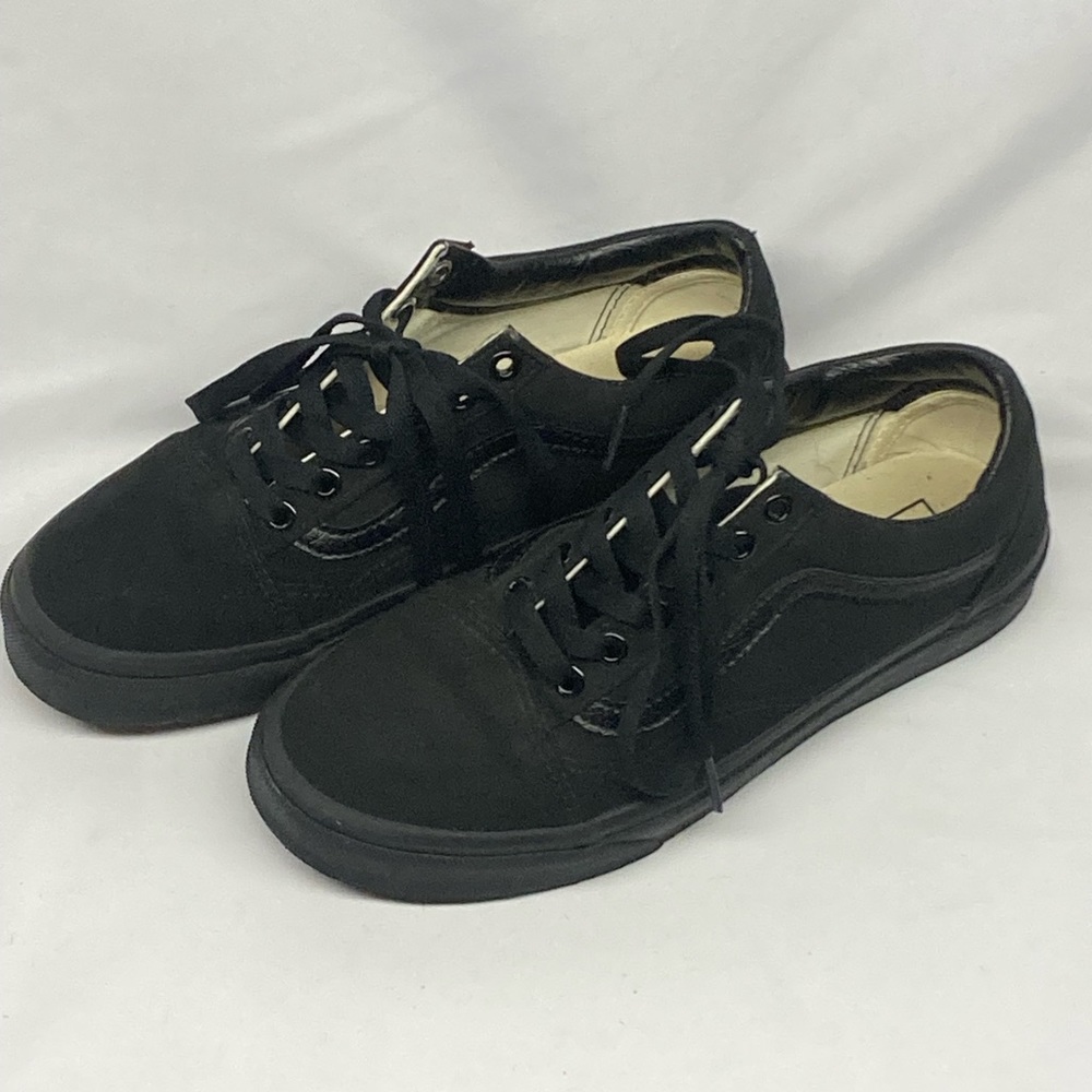 Old School Canvas Vans Size 6M, 7.5W